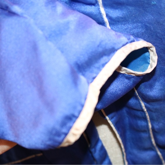 SILK Embroidery Bird Top Size Small - Picture 7 of 9